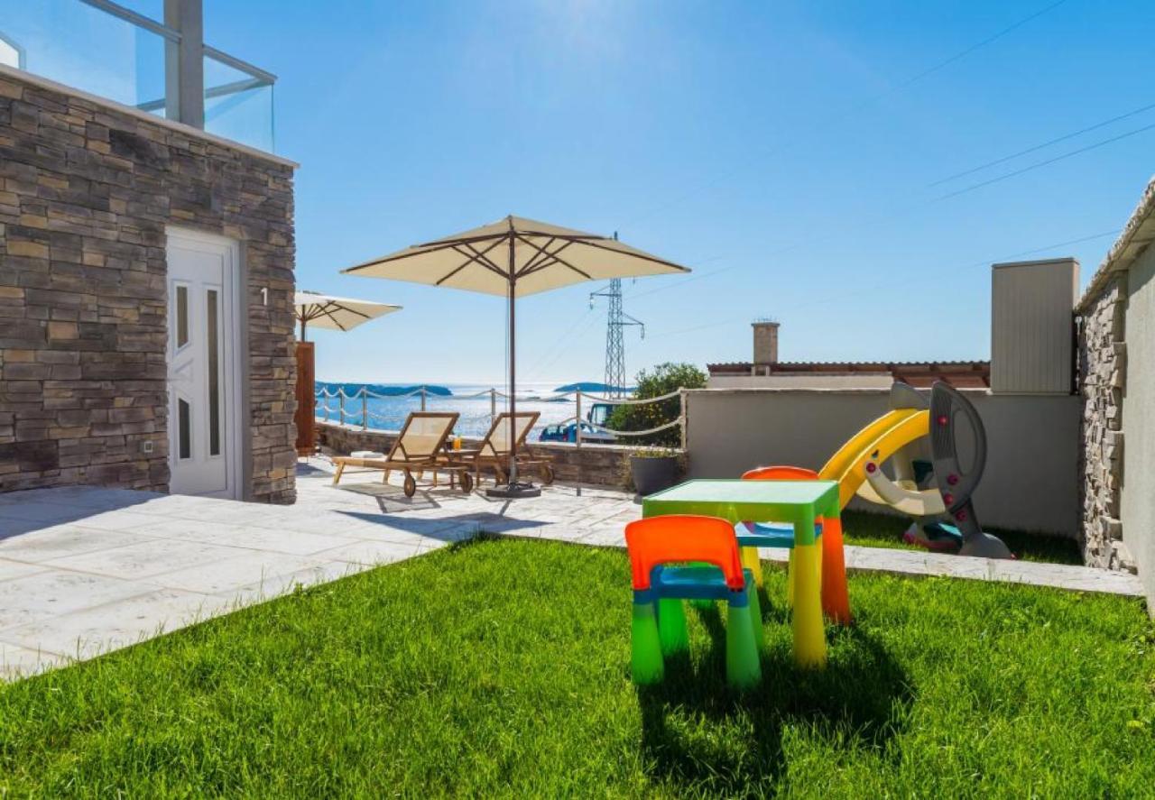Apartments Villa Capitano Mlini Eksteriør bilde